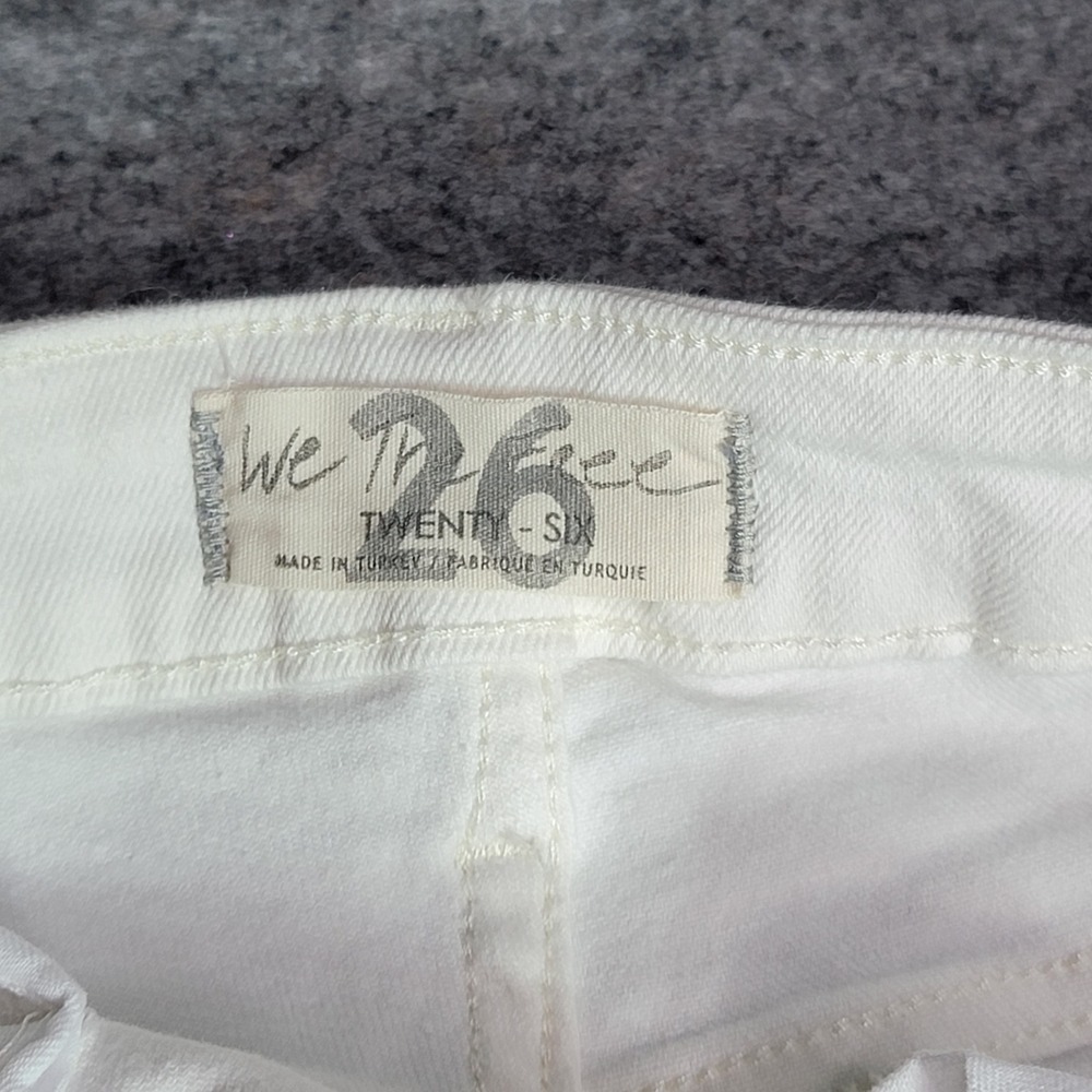 We The Free White Distressed Raw‎ Hem Jeans Size 26 - Picture 4 of 7
